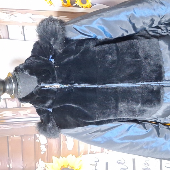 Blue Duck Large down blue 3/4 length coat with fox and rabbit fur. - Picture 2 of 9